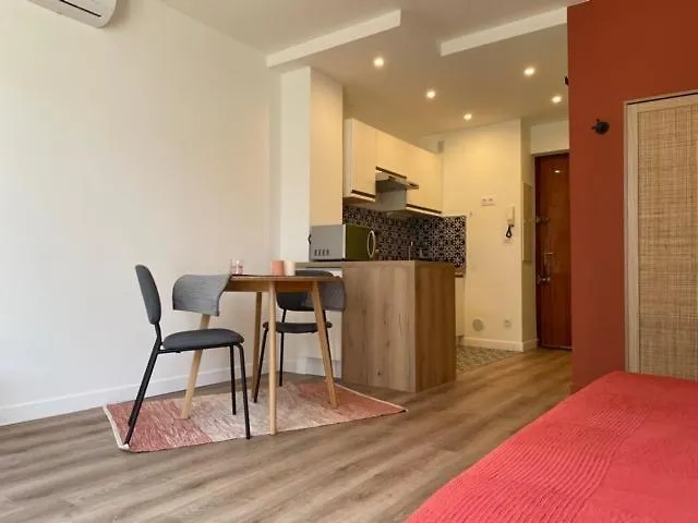 Appartement Pivoine à Aix-les-Bains 0*,  France